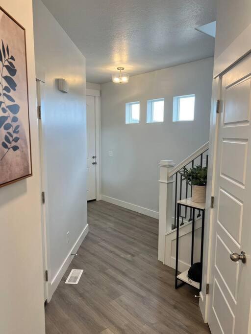 Brand New 3-Beds Stylish Entire House At Lehi Villa Exteriör bild