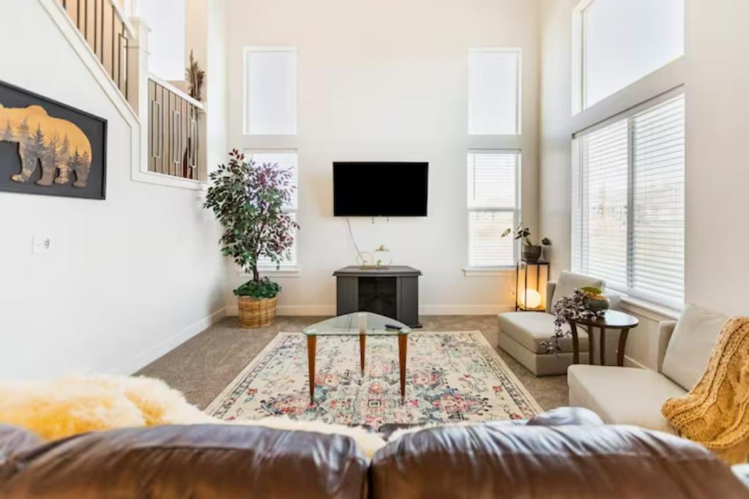 Brand New 3-Beds Stylish Entire House At Lehi Villa Exteriör bild